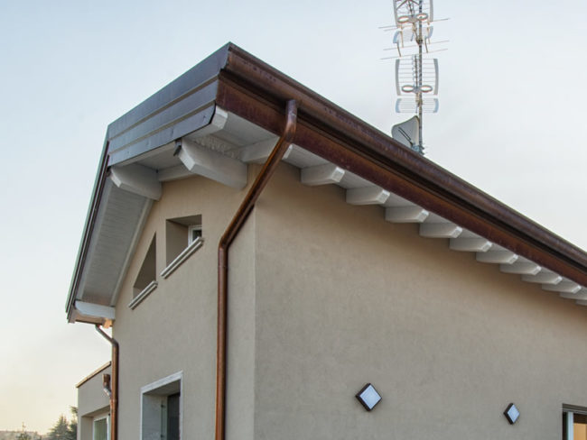 Lamiere in metallo per edilizia, azienda Steeldel